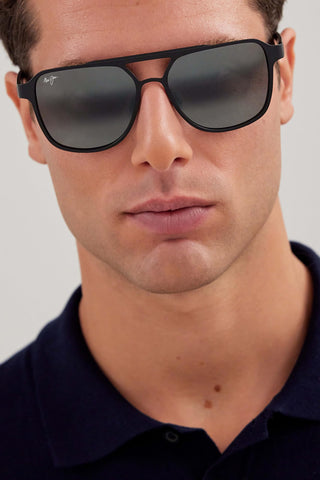 
  
    SATIN BLACK | NEUTRAL GREY
  
