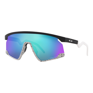 
  
    MATTE BLACK | PRIZM SAPPHIRE
  

